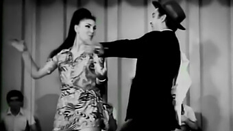 Du Charme Iranien Vintage: Le Voyage Sensuel De Loreta