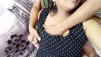 Desi Maid Servant Gives A Steamy Massage To A Hot Indian Housewife