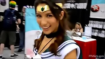 Melody Wylde'S Public Appearance In Comic Con