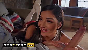 Emily Willis E Danny D Em Uma Sessão De Treinamento De Pau Grande - Brazzers