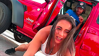 Op Miami Gebaseerde Vlog Met Carmela Clutch, Selena Blaze, Theyloveflaxk En Freakmobmedia