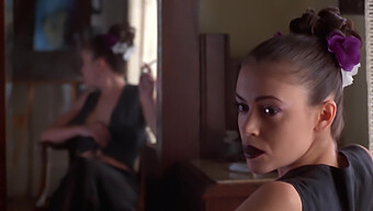 Alyssa Milano I Poison Ivy 2: Lilys Sensuelle Scener Og Kyssende Øjeblikke