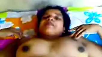 Video Buatan Sendiri Tentang Tante Sri Lanka Dan Anak Laki-Laki Yang Menjilat Satu Sama Lain