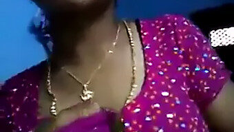 Nice Girls Kissing In A Tamil Sex Video