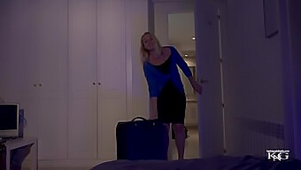 Blonde Tante Bekommt Pov Gesichtsbesamung In Tabu-Video