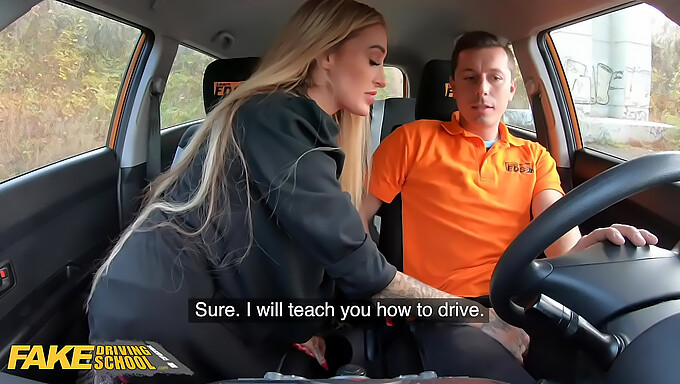 Daisy Lee uczy się umiejętności głębokiego gardła w filmie FakeDrivingSchool.