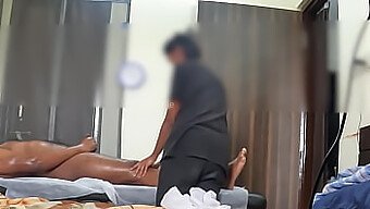 Heimlich Aufgenommene Massagebegegnung