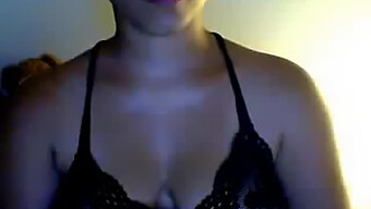 A Tentadora Performance De Webcam De Mizz Blizz.