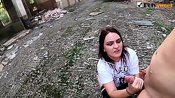 Polina'Nın Ayak Işi Ve Popo Oyunu Dahil Olmak Üzere Halka Açık Ve Ev Yapımı Ortamlarda Yer Aldığı Bdsm Doruk Sahneleri Koleksiyonu