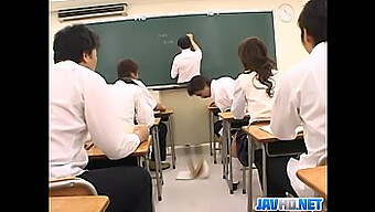 Japanese Teen'S Pussy Gets Fingered In Group Sex Session