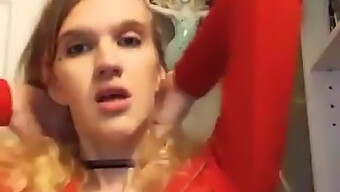 POV umiliante della principessa JessieMae adornata con una collana di cagne