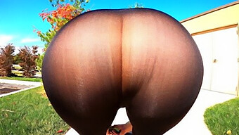 Yoga Pants Reveal: Close-Up Of Asses And Flashing