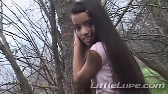 La Petite Adolescente Lupe Aime Se Masturber En Plein Air