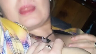 Amateur-Hausgemachtes Video Von Einer Frau Mit Großen Natürlichen Titten, Die Hart Gefickt Wird