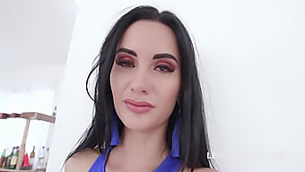 Video na Blacked.com obsahuje dvojitou anální akci s Megan Venturi